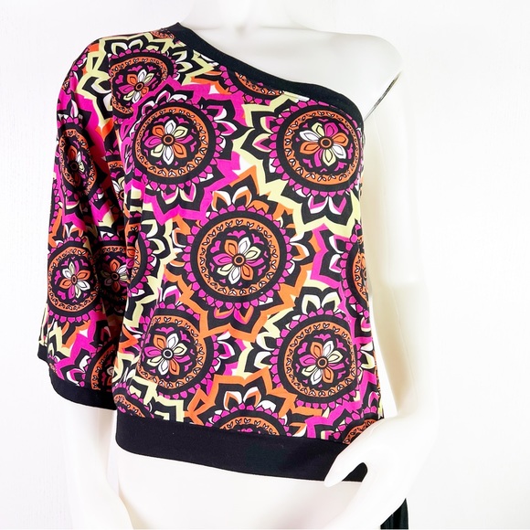 Cold shoulder, asymmetrical brightly colored, sexy, flowy top. Women’s size s - Picture 1 of 6